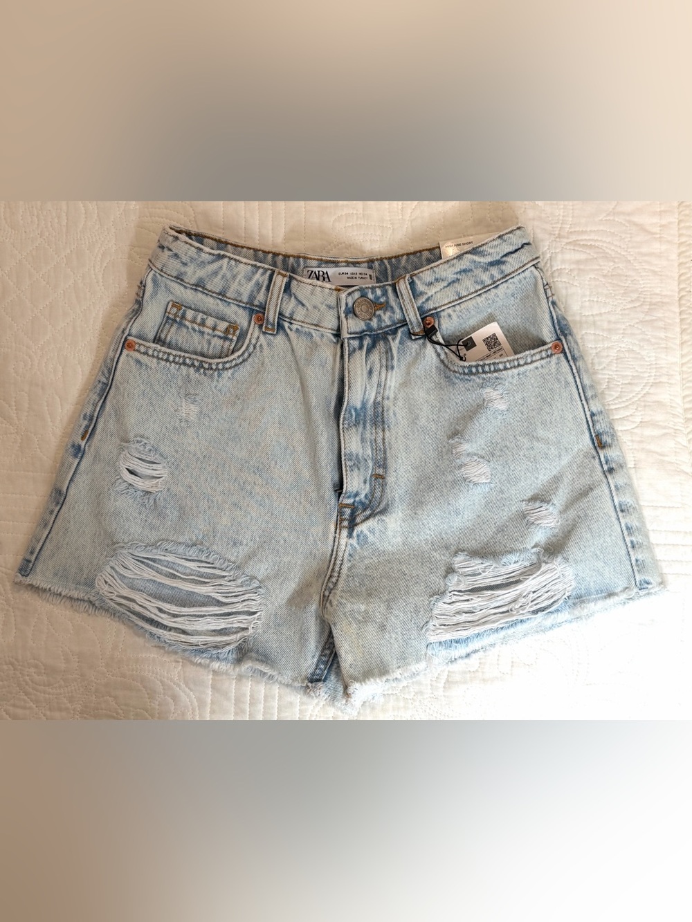 ZARA Distressed Denim Jean Light Wash High Rise Women’s Sz 2 NWT Shorts